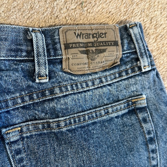 Wrangler 36x32 Relaxed Fit Denim Jeans - Picture 3 of 5